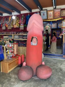 Phallus shop fun