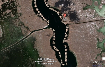 Google Earth view of the islands at Uros - click to go there